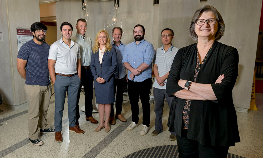 SPIE Gold Medal Recipient Maryellen Giger with her team