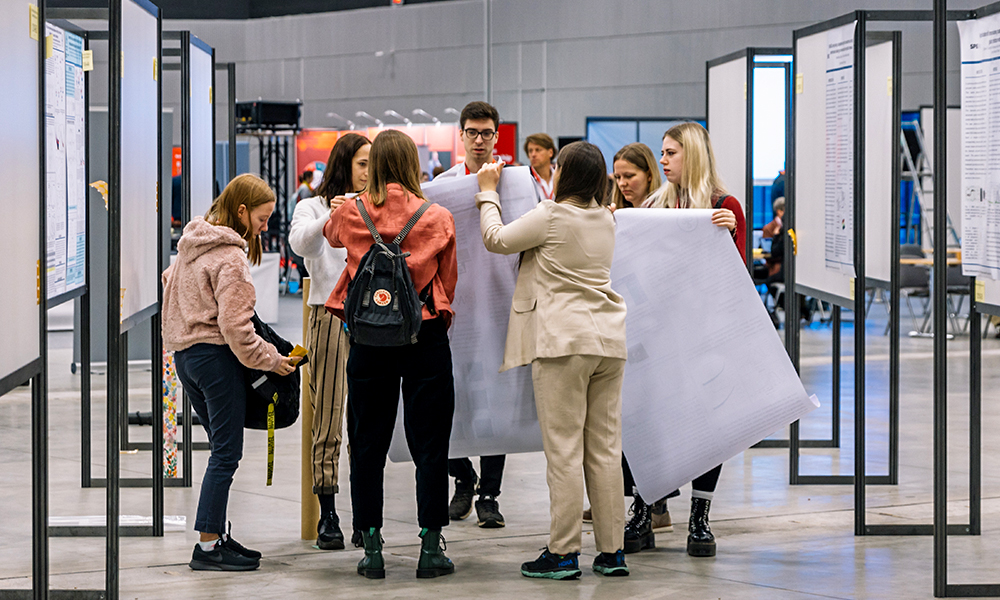 Conference attendees take a deep dive into the content with technical events