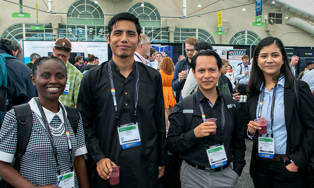 SPIE members attending events at Optics and Photonics