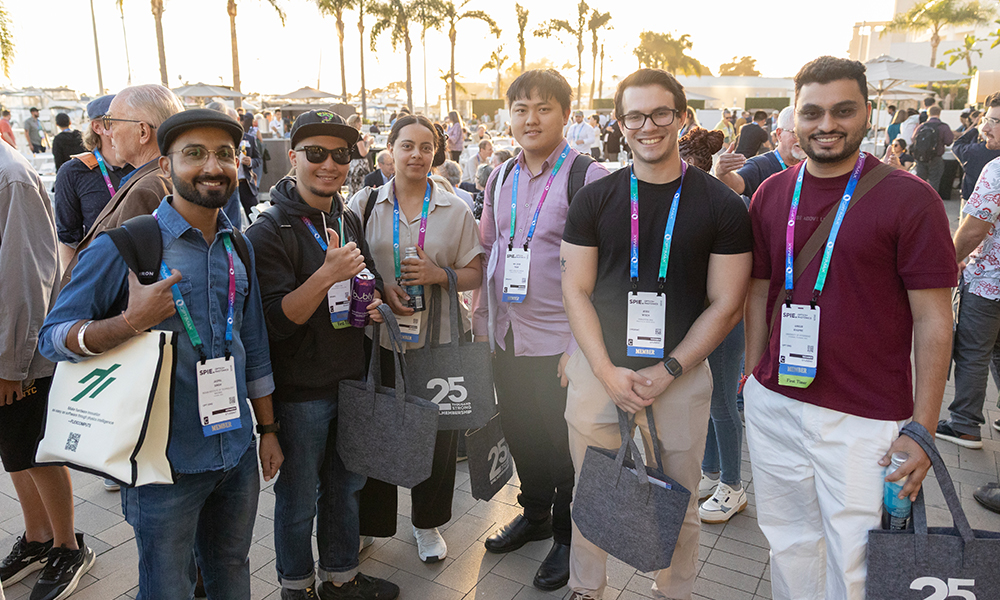 Attendee at SPIE Optics + Photonics social and networking event