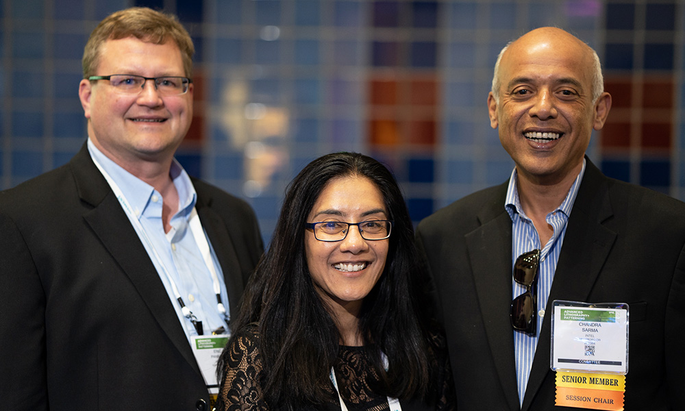 Chairs and committee members organize the conferences and present awards to authors at SPIE Optical Systems Design
