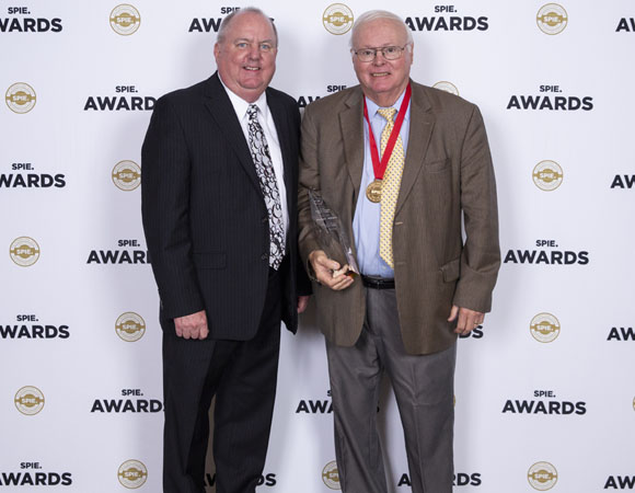 Robert Alfano wins SPIE Gold Medal Robert Alfano wins SPIE Gold Medal