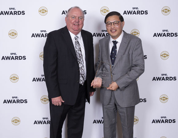 Min Gu Wins the 2019 SPIE Dennis Gabor Award in Diffractive Optics Min Gu Wins the 2019 SPIE Dennis Gabor Award in Diffractive Optics