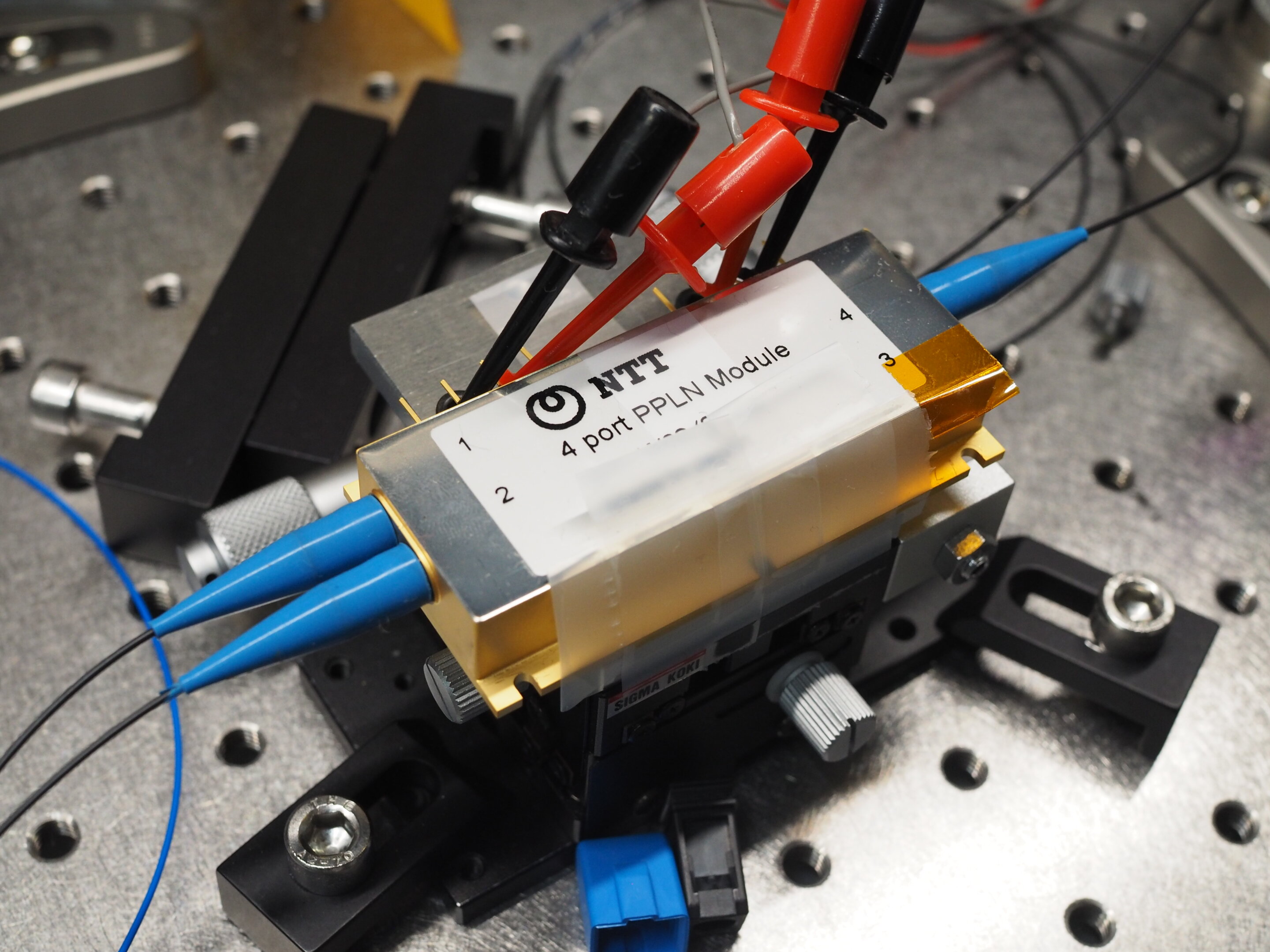 The waveguide optical parametric amplifier (OPA) module developed by Akira Furusawa and colleagues 