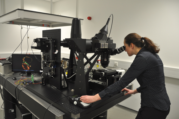 Gail McConnell, Strathclyde  University, with the Mesolens