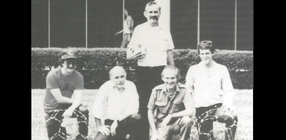 Richard Smalley (second from left) and Robert Curl (top), and the Carbon 60 team